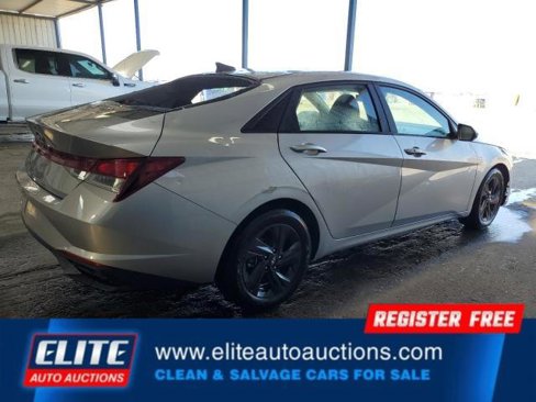 Used 2021 Hyundai Elantra SEL image 5