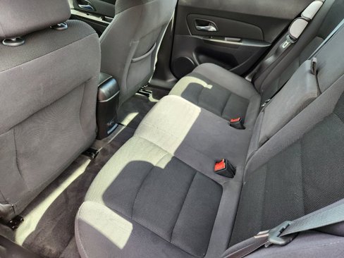 Used 2015 Chevrolet Cruze LT image 15
