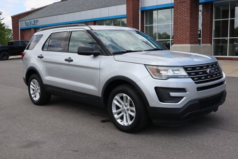 Used 2017 Ford Explorer 4WD image 2
