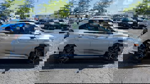Used 2017 Honda Civic Sport Touring image 2