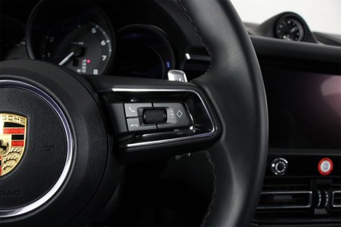 Certified 2025 Porsche Macan image 15