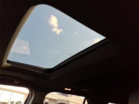Used 2018 Ford Explorer XLT w/ Equipment Group 202A image 15