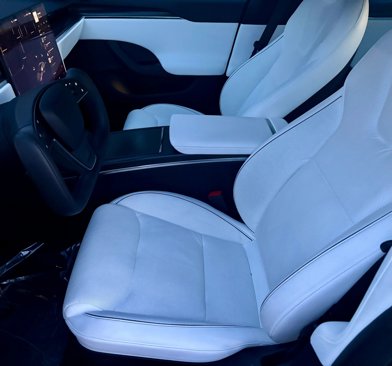 Used 2022 Tesla Model S Plaid image 10