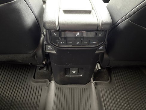 Used 2024 Toyota Grand Highlander Limited image 16