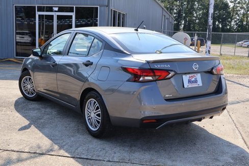 Used 2021 Nissan Versa S image 2