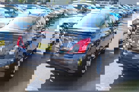 Used 2015 Nissan Versa S Plus image 4