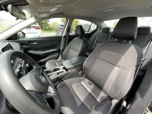 Used 2024 Nissan Altima 2.5 SV image 25