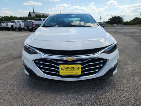 Used 2023 Chevrolet Malibu LS image 2