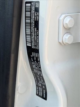 Used 2018 Jeep Renegade Latitude w/ Cold Weather Group image 24