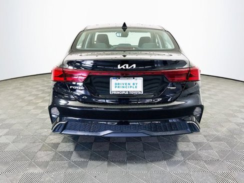 Used 2023 Kia Forte LXS w/ LXS Technology Package image 7