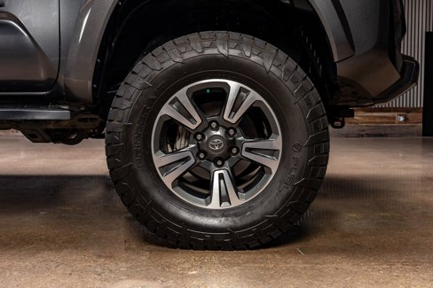 Used 2019 Toyota Tacoma TRD Sport image 11