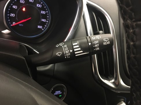 Used 2024 Chevrolet Equinox LT image 29