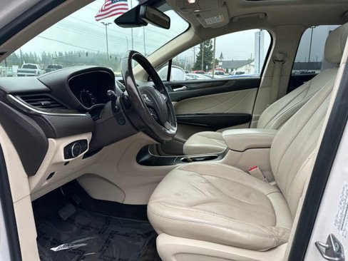 Used 2018 Lincoln MKC Reserve image 9