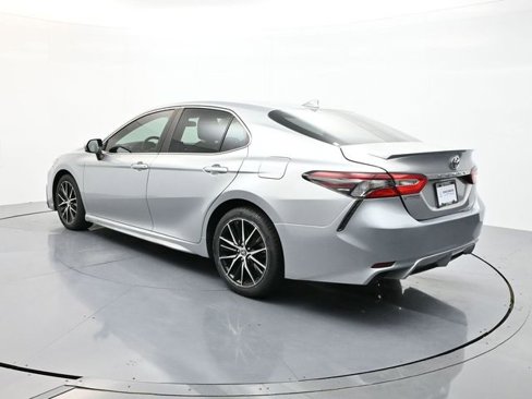 Used 2021 Toyota Camry SE image 7