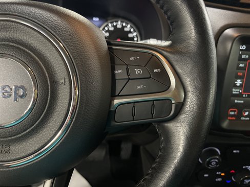 Used 2021 Jeep Renegade Limited image 17