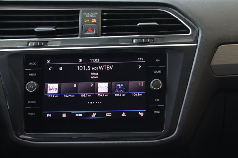 Used 2021 Volkswagen Tiguan SE image 3