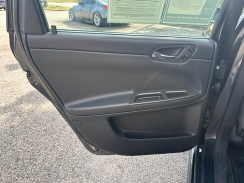 Used 2015 Chevrolet Impala LT w/ LT Sunroof Package image 21