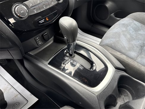 Used 2015 Nissan Rogue S image 33