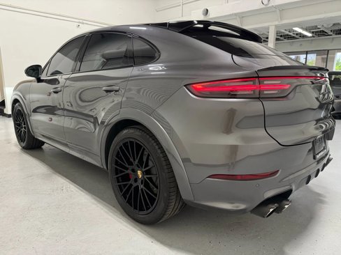 Used 2023 Porsche Cayenne GTS image 13