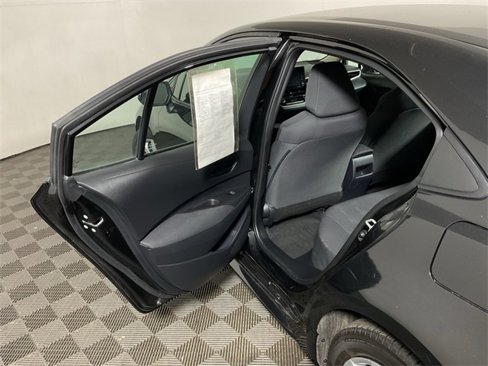 Used 2022 Toyota Corolla LE image 29