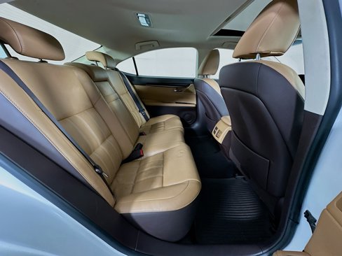 Used 2017 Lexus ES 300h image 31