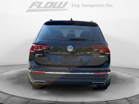 Used 2020 Volkswagen Tiguan SE w/ Panoramic Sunroof Package image 6