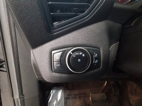 Used 2019 Ford Escape SE image 12