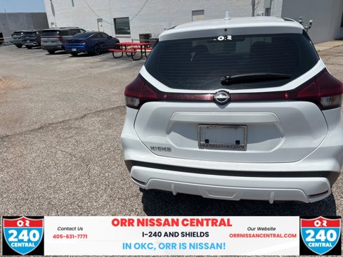 Used 2022 Nissan Kicks S image 6