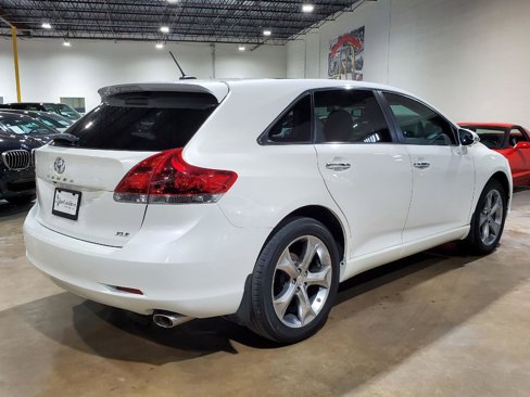 Used 2015 Toyota Venza XLE image 9