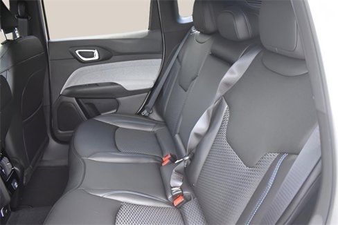 New 2025 Jeep Compass Latitude image 15