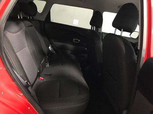 Used 2017 Kia Soul + image 20