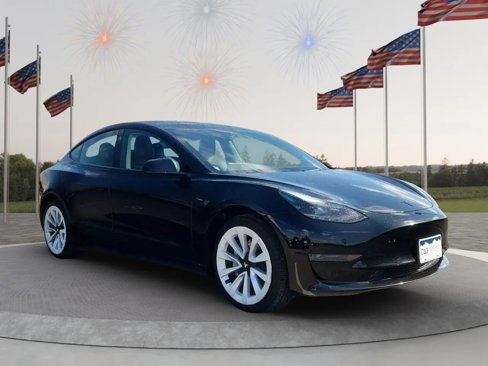 Used 2022 Tesla Model 3 Standard Range image 8
