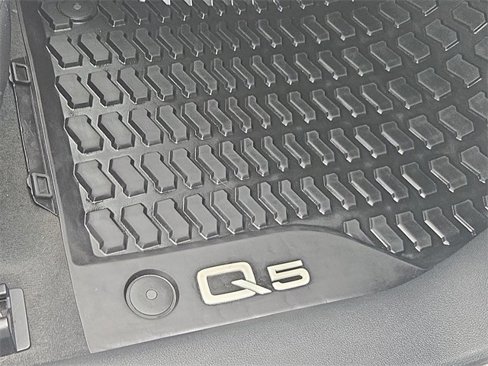 Used 2018 Audi Q5 2.0T Premium Plus w/ Premium Plus Package image 32