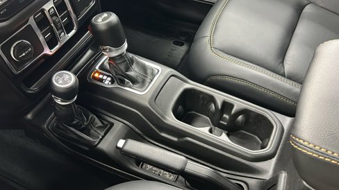 Used 2024 Jeep Wrangler Unlimited w/ Convenience Group image 24