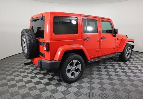 Used 2017 Jeep Wrangler Unlimited Sahara w/ Max Tow Package image 5