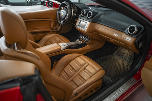 Used 2011 Ferrari California image 33