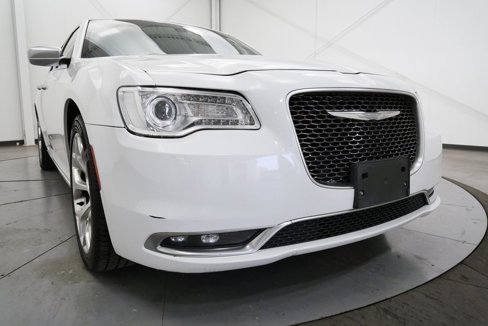 Used 2016 Chrysler 300 C Platinum image 36