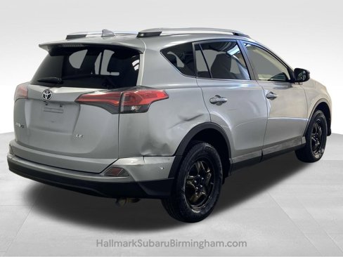 Used 2016 Toyota RAV4 LE image 3