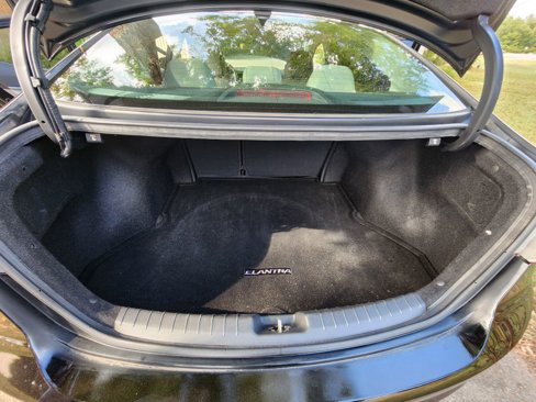 Used 2017 Hyundai Elantra SE image 14