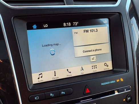 Used 2018 Ford Explorer Platinum image 4