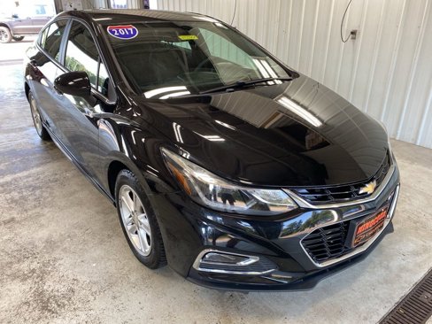 Used 2017 Chevrolet Cruze LT w/ Convenience Package image 3