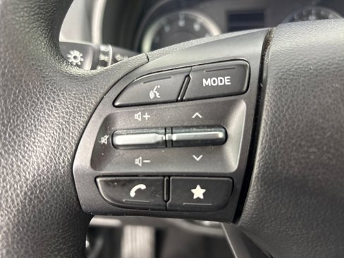 Used 2023 Hyundai Kona SEL image 18