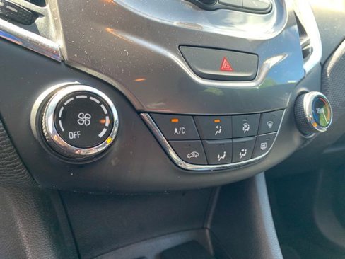 Used 2017 Chevrolet Cruze LT image 26