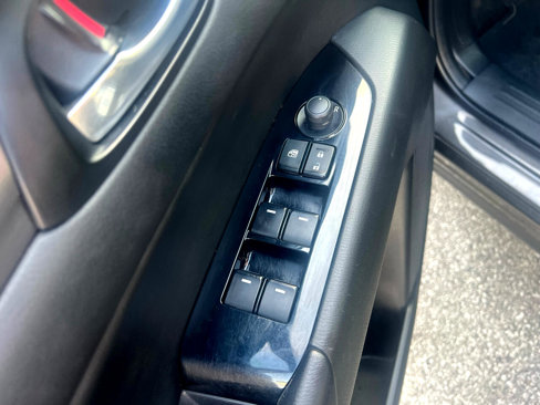Used 2018 MAZDA CX-5 Touring image 11