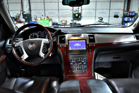 Used 2011 Cadillac Escalade ESV Premium image 38