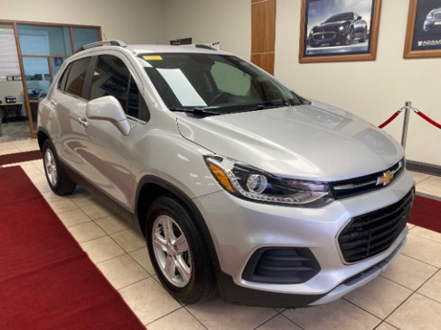 Used 2020 Chevrolet Trax LT w/ LT Convenience Package image 5
