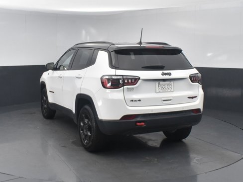 Used 2023 Jeep Compass Trailhawk image 2