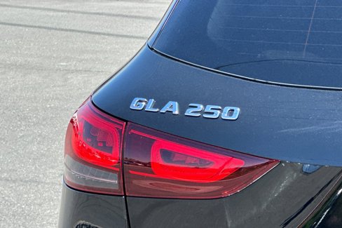 Certified 2021 Mercedes-Benz GLA 250 4MATIC w/ Premium Package image 26