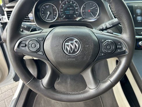 Used 2017 Buick LaCrosse Essence image 24