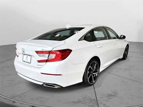 Used 2018 Honda Accord Sport image 4